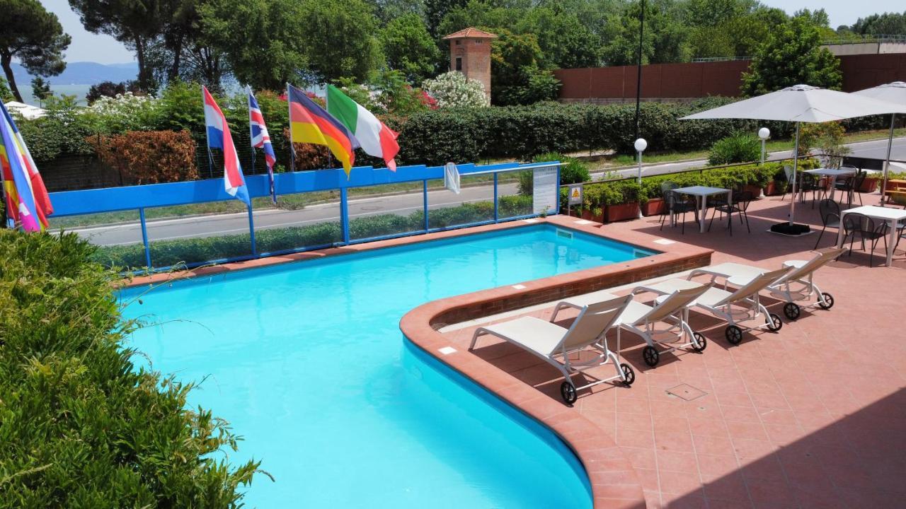 Residence Ranieri Кастильоне дел Лаго Екстериор снимка
